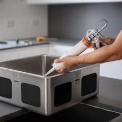 Kwasoodporny silikonowy klej do montażu podwieszanych zlewów ze stali nierdzewnej