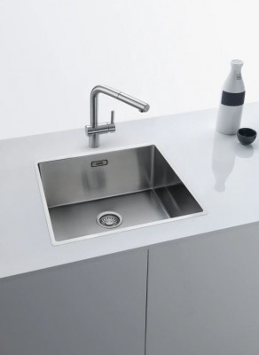 Franke RVS szczotkowany kran kuchenny Atlas Neo z wysuwanym wylewkiem inox 115.0521.438