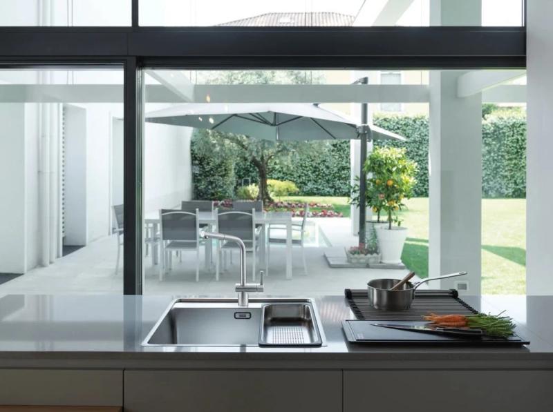 Franke RVS szczotkowany kran kuchenny Atlas Neo z wysuwanym wylewkiem inox 115.0521.438