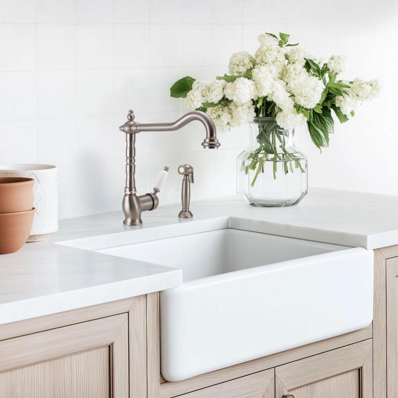 PB Nostalgiczny kran kuchenny z oddzielną wyciąganą wylewką ze stali nierdzewnej