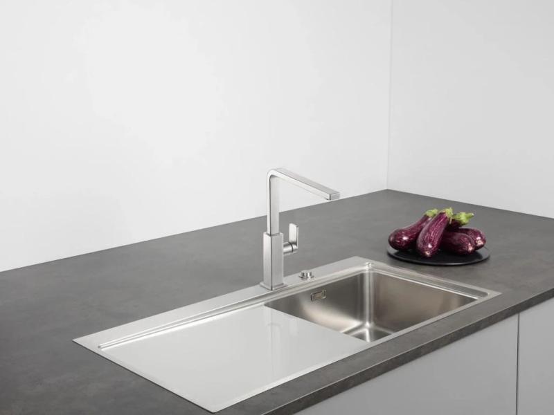 Franke massywny kran kuchenny ze stali nierdzewnej Mythos z obrotową wylewką inox 115.0547.852