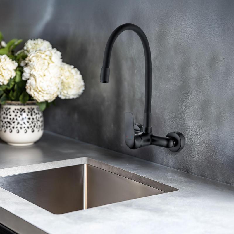 Aquatrimo Chopin kran ścienny z wysoką elastyczną wylewką matowa czarna 21CP8462SW