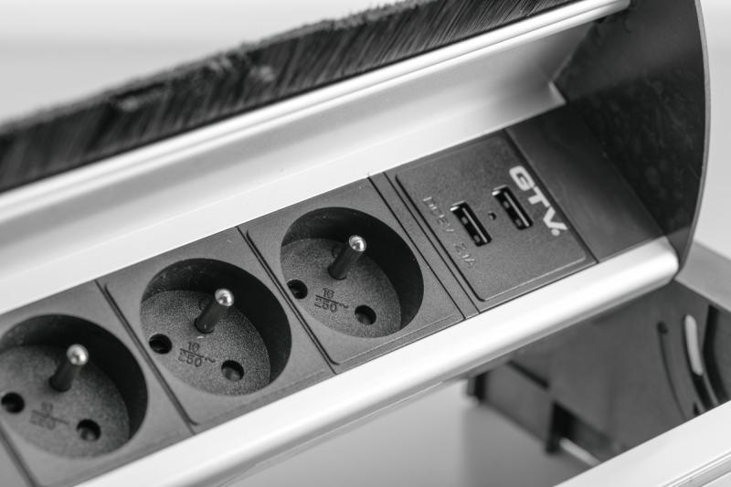 Gniazdko elektryczne przez biurko 1208958678