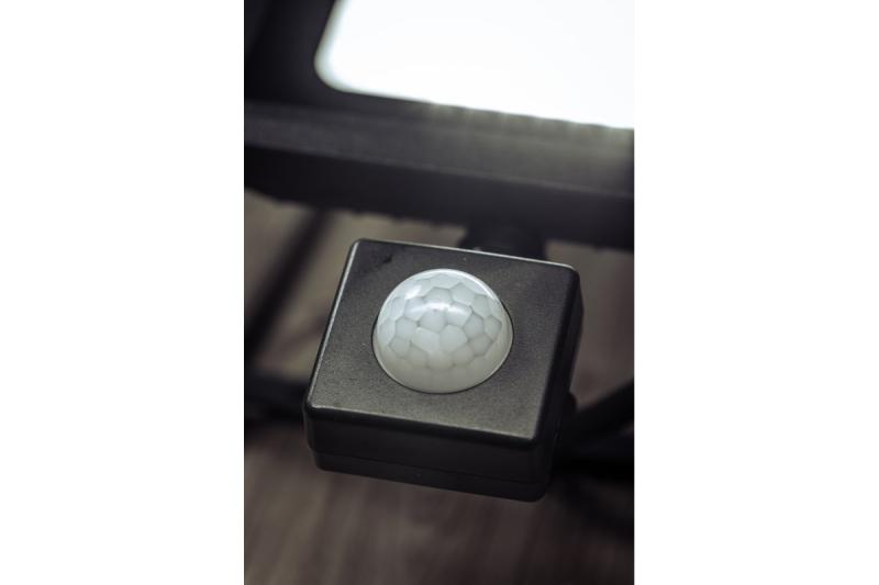 Reflektor przeciwpowodziowy INEXT LED z czujnikiem ruchu, 10W, 800lm, AC220-240V, 50/60 Hz, PF> 0.9, RA> 80, IP65, 120 1208962858