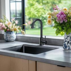Quadri Coventry RVS kuchenny kran PVD szczotkowany czarny z obrotową wylewką 1208967084