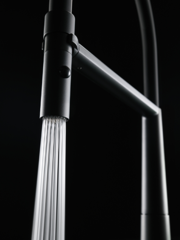 Franke Icon Jednouchwytowa bateria kuchenna z elastyczną wylewką, czarna 115.0690.598.