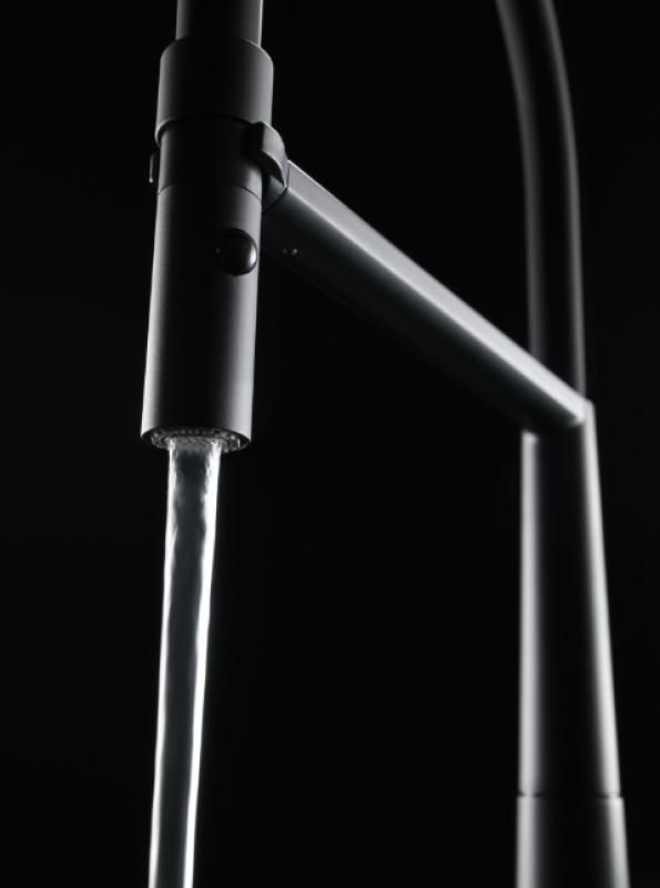 Franke Icon Jednouchwytowa bateria kuchenna z elastyczną wylewką, czarna 115.0690.598.