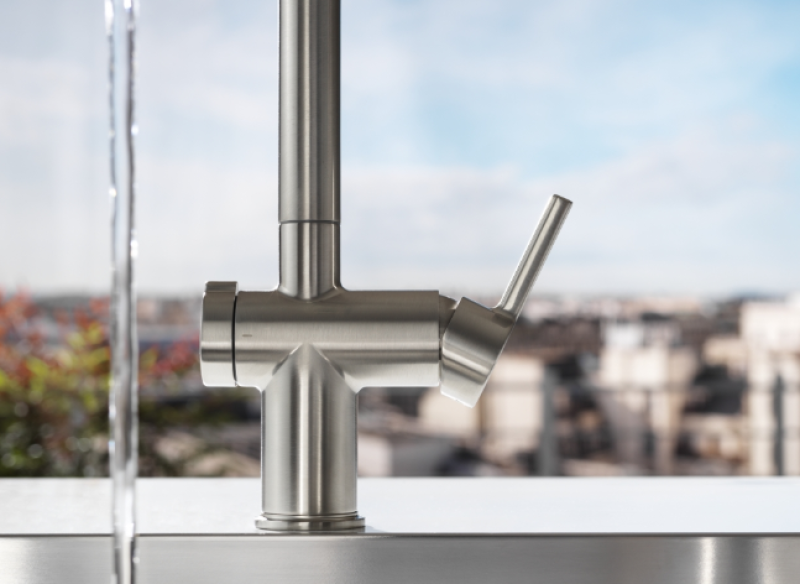 Franke Active Twist Jednouchwytowa Bateria w kolorze stali nierdzewnej z wyciąganą wylewką i zintegrowanym sterowaniem odpływem 115.0653.505