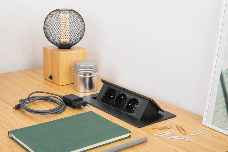 SOFT wysuwane gniazdo zasilające