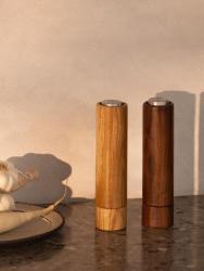Woodsea Upside Down Walnut - Orzechowy drewniany młynek do soli Ø5.4x22.5 cm 1208971593