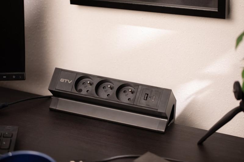 Gniazdo meblowe Basco, 3 x gniazdo z uziemieniem, USB A+C, kabel 1,5 m, czarne z montażem