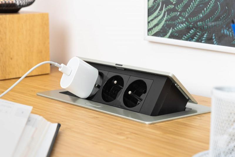 Gniazdo zasilające SOFT wysuwane, kabel zasilający 1,5m