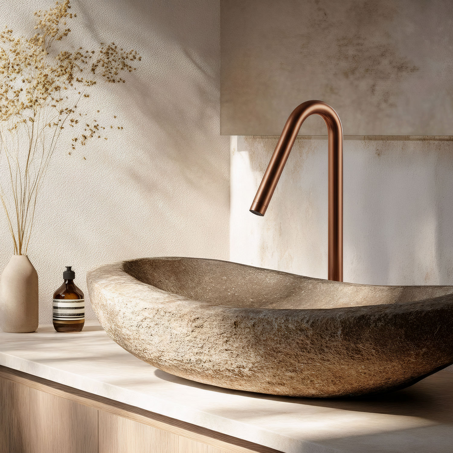 7 sposobów, w jakie ciepłe metaliczne kolory podnoszą walory podstawowej szafki łazienkowej